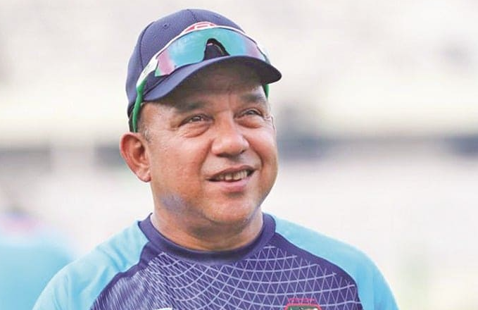 Bangladesh has appointed former player Khalid Mahmood new coach