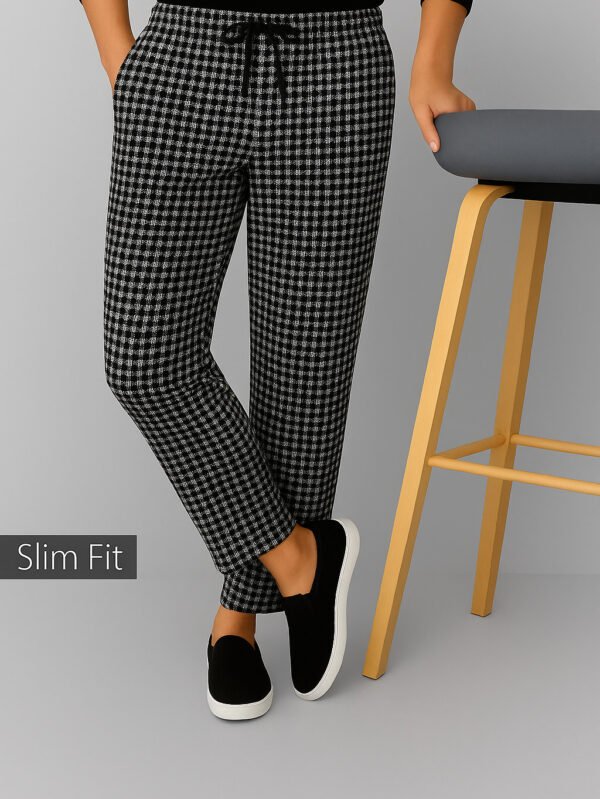 Minimalist Smart-Casual Style